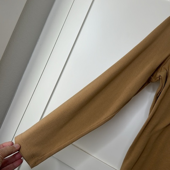 Karen Scott Boat Neck long Sleeve Caramel T-Shirt Size: Medium - Picture 5 of 10